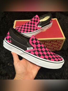 VANS off the wall checkerboard pink black slip on shoes sneakers women’s 7 new